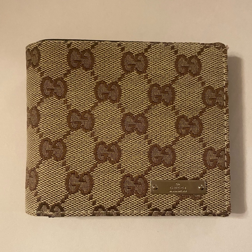 Stylish Small Gucci Wallet
